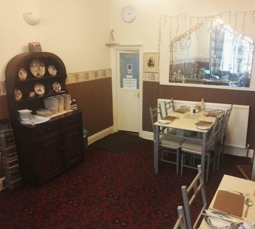 White Moon Hotel Блекпул Екстериор снимка